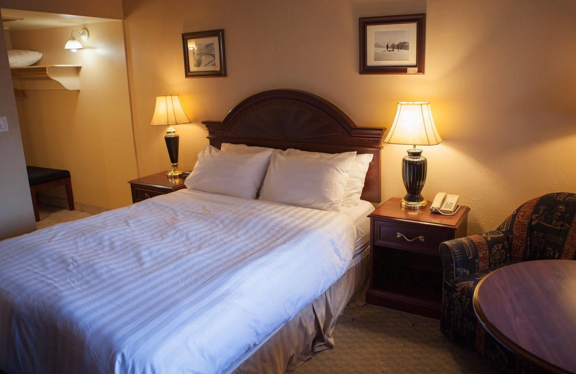 Revelstoke Lodge Eksteriør bilde